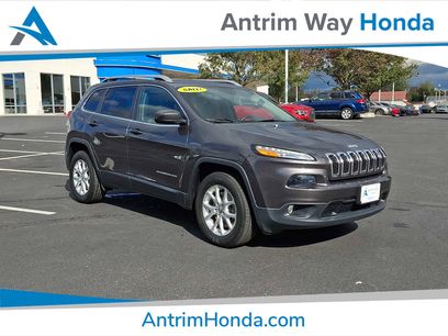 Used 2018 Jeep Cherokee Latitude Plus w/ Comfort/Convenience Group