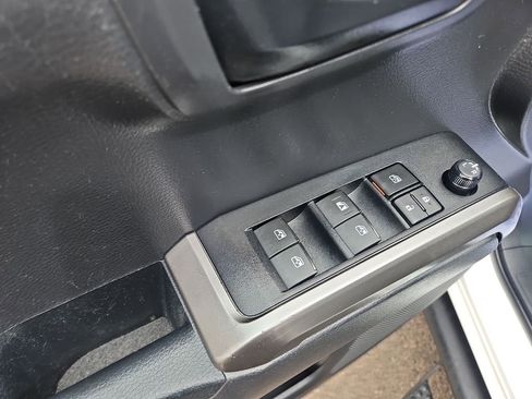 Used 2022 Toyota Tacoma SR5 RWD image 12