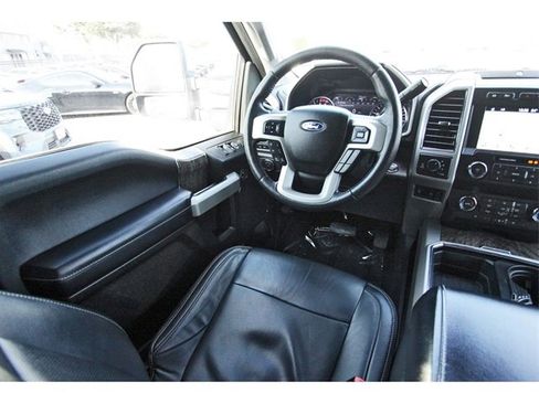 Used 2019 Ford F250 Lariat w/ Lariat Ultimate Package image 7