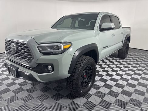 Used 2023 Toyota Tacoma TRD Off-Road image 3