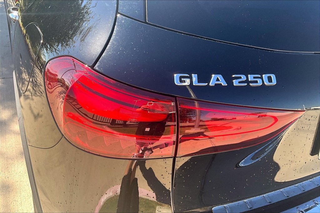 Used 2025 Mercedes-Benz GLA 250 image 36