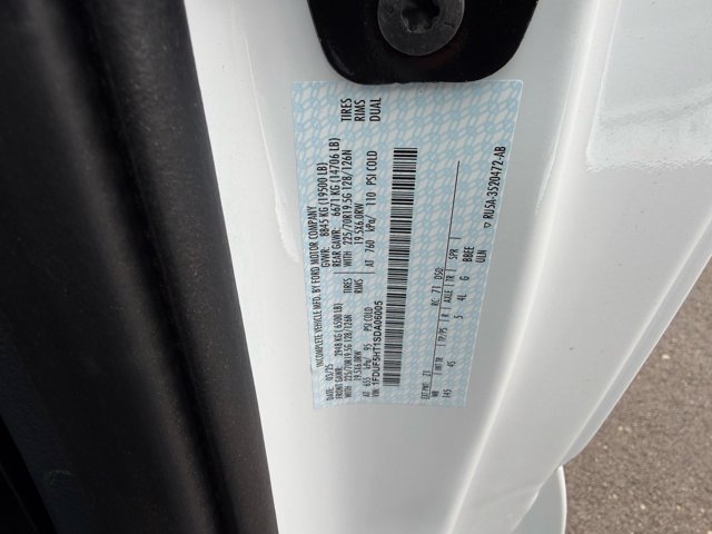 Used 2025 Ford F550 4x4 Regular Cab Super Duty image 7