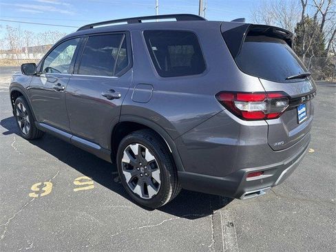 New 2026 Honda Pilot Touring image 10