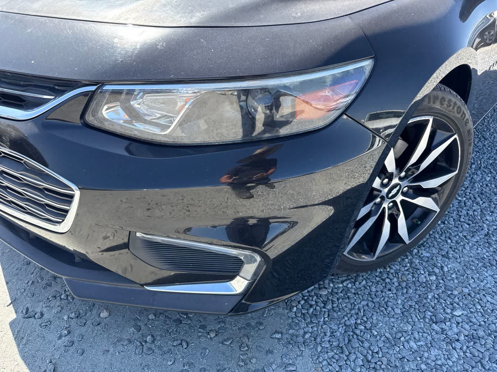 Used 2017 Chevrolet Malibu LT w/ Leather Package FWD image 9