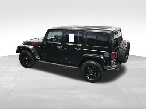 Used 2016 Jeep Wrangler Unlimited Sahara AWD/4WD image 32
