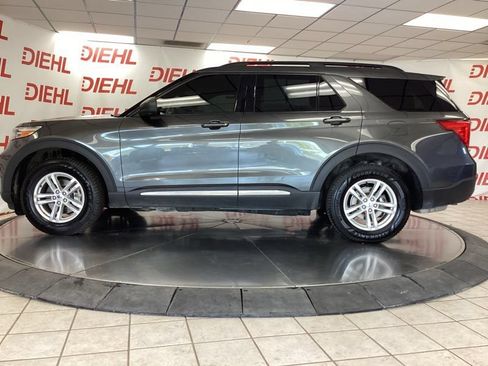 Used 2020 Ford Explorer XLT w/ Comfort Package AWD/4WD image 4
