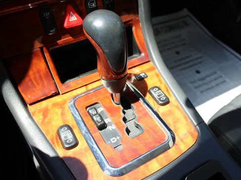 Used 2004 Mercedes-Benz SLK 320 image 19