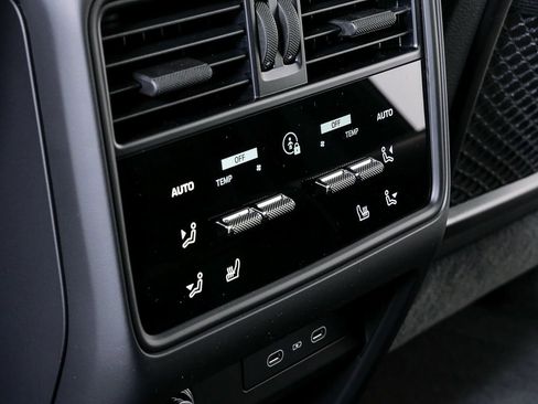 New 2026 Porsche Cayenne Coupe image 23