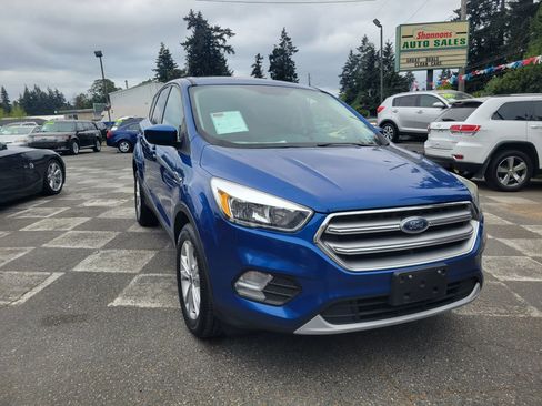 Used 2017 Ford Escape SE FWD image 3