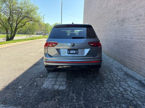 Used 2022 Volkswagen Tiguan SE R-Line AWD/4WD image 5