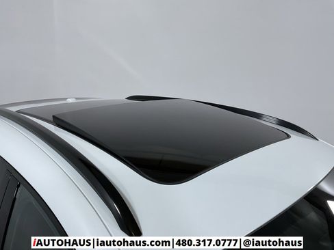 Used 2023 Porsche Macan w/ Premium Package Plus image 41