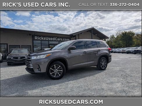 Used 2018 Toyota Highlander XLE image 1