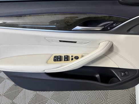 Used 2021 BMW 540i w/ Convenience Package image 24