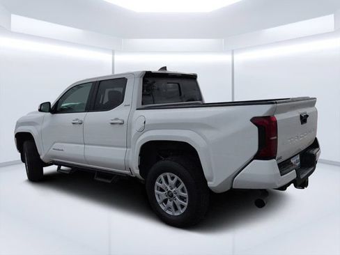 Used 2024 Toyota Tacoma SR5 w/ SR5 Upgrade Package RWD image 5