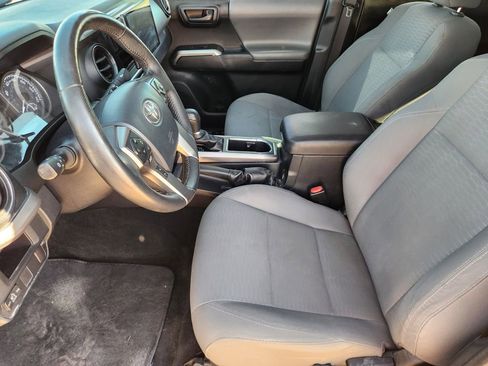 Used 2017 Toyota Tacoma SR5 w/ Tow Package image 12