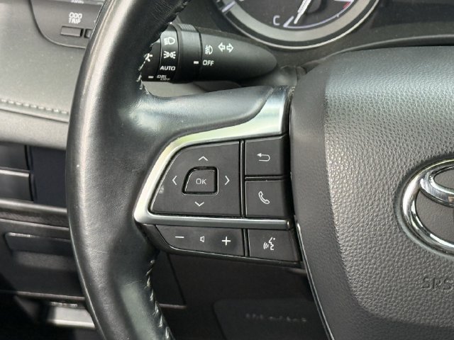 Used 2021 Toyota Highlander XSE FWD image 13