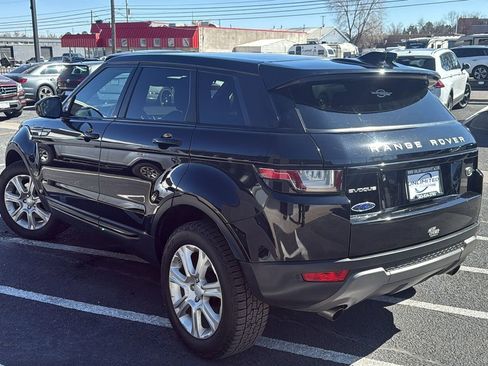 Used 2019 Land Rover Range Rover Evoque SE Premium image 5