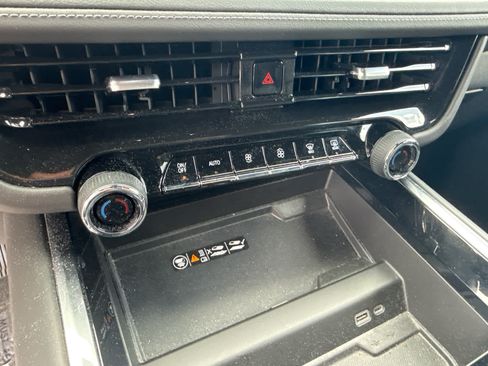 Certified 2025 Chevrolet Tahoe LT AWD/4WD image 23