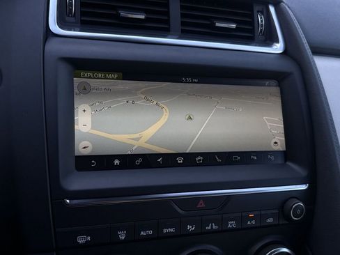 Used 2019 Jaguar E-PACE SE image 19