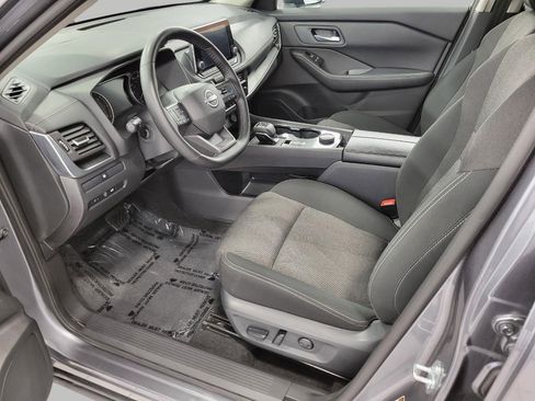 Used 2025 Nissan Rogue SV image 10