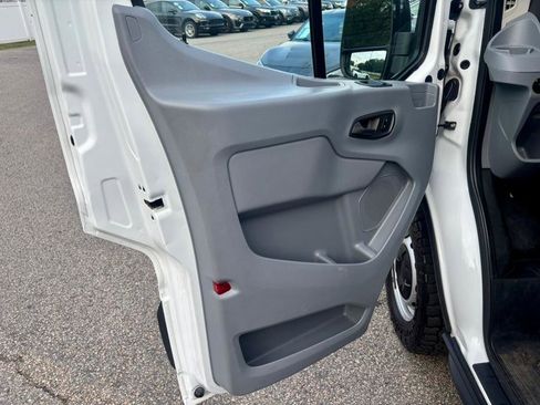 Used 2018 Ford Transit 250 130 Low Roof image 10