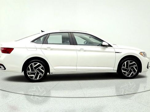 Used 2023 Volkswagen Jetta SEL FWD image 4
