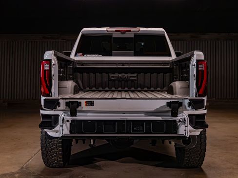 Used 2026 GMC Sierra 2500 Denali Ultimate AWD/4WD image 9