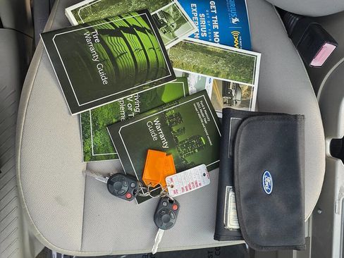 Used 2011 Ford Escape XLT image 40