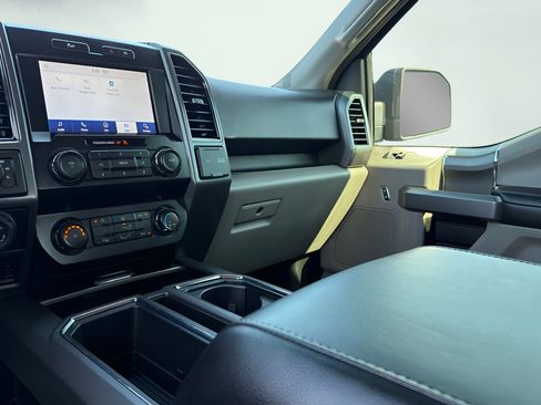 Used 2020 Ford F150 XLT w/ Equipment Group 302A Luxury AWD/4WD image 53