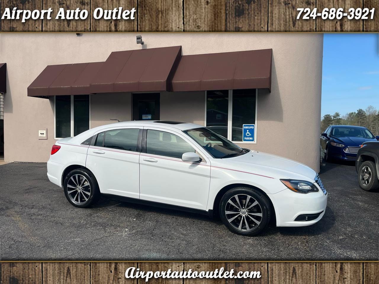 Used 2013 Chrysler 200 Touring w/ S Exterior Appearance Pkg FWD image 1