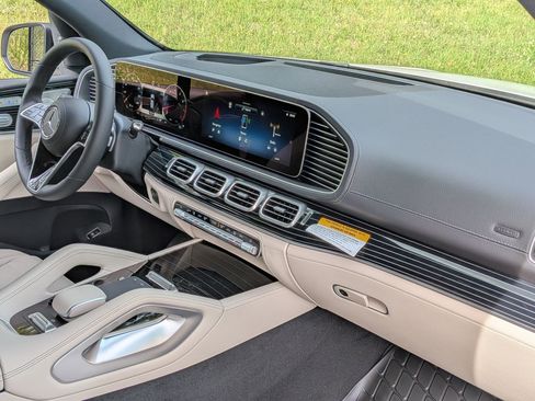 New 2026 Mercedes-Benz GLE 580 4MATIC image 35
