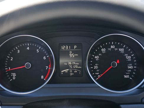 Used 2017 Volkswagen Jetta S w/ Jetta S Cold Weather Package image 10