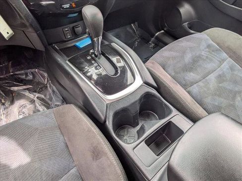 Used 2015 Nissan Rogue S AWD/4WD image 16