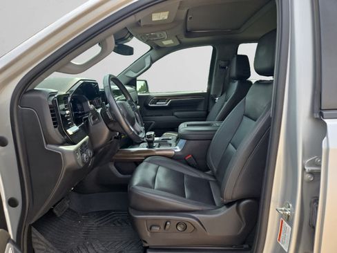 Used 2022 Chevrolet Silverado 1500 RST AWD/4WD image 9