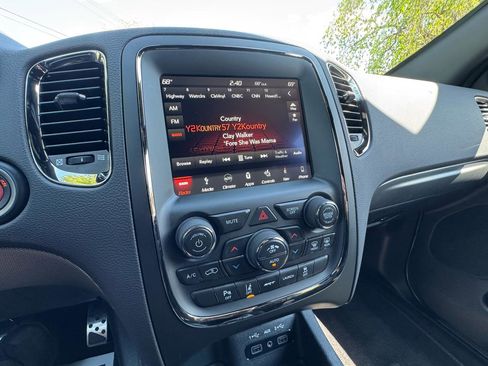 Used 2018 Dodge Durango SRT w/ Technology Group AWD/4WD image 17