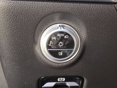 Used 2025 Mercedes-Benz C 300 4MATIC Sedan image 19