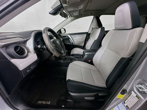 Used 2017 Toyota RAV4 XLE AWD/4WD image 13