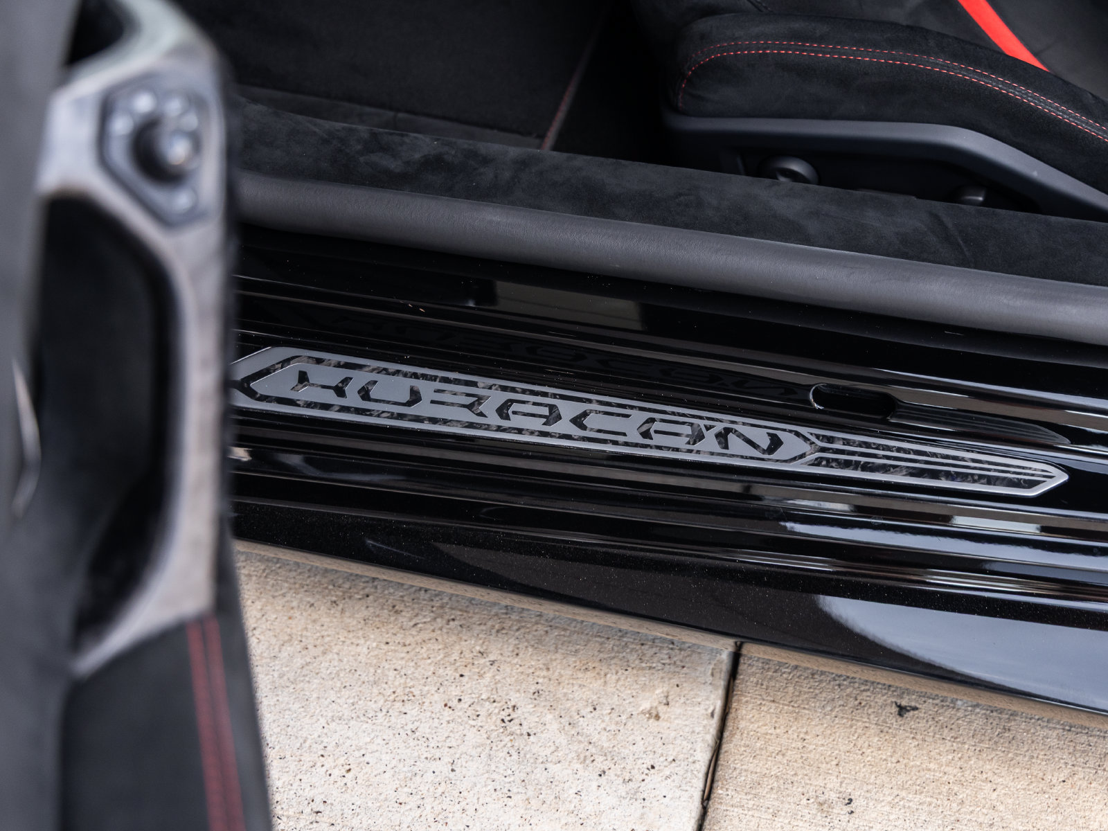 Used 2019 Lamborghini Huracan Performante AWD/4WD image 29