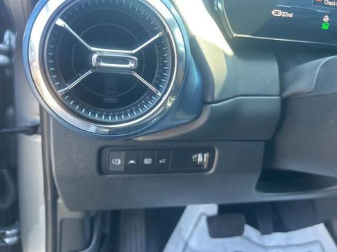 New 2026 Chevrolet Equinox EV LT image 17