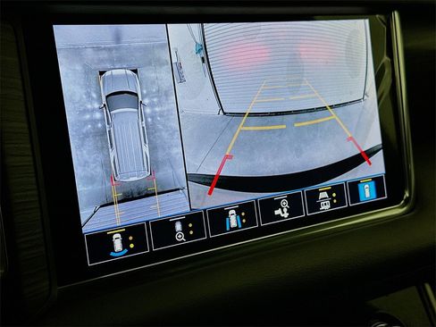 Used 2021 GMC Yukon Denali w/ LPO, Illumination Package image 14