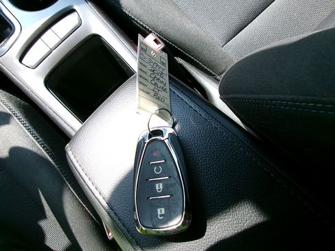 Used 2018 Chevrolet Cruze LT w/ Convenience Package image 19