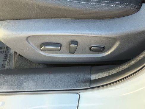 Certified 2020 Nissan Rogue SV FWD image 16