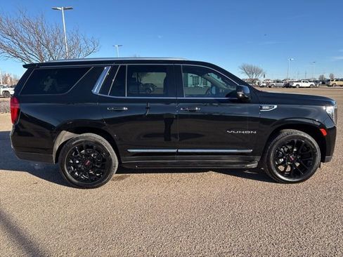 Used 2022 GMC Yukon SLT w/ SLT Luxury Package image 8