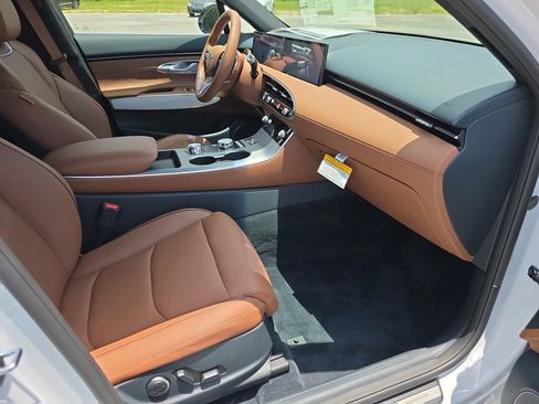 New 2026 Genesis GV70 2.5T Advanced AWD/4WD image 31