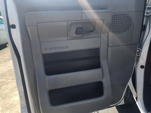 Used 2023 Ford E-350 and Econoline 350 Super Duty w/ Power Windows & Locks Group image 7