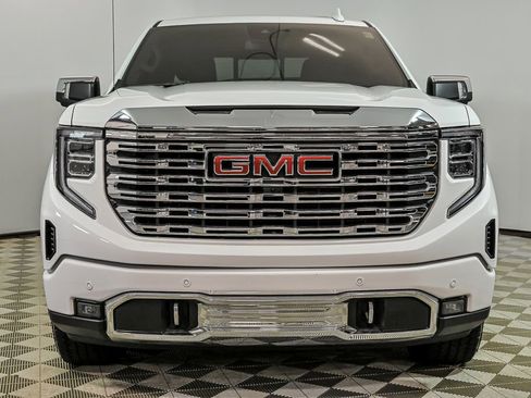 Used 2024 GMC Sierra 1500 Denali AWD/4WD image 4