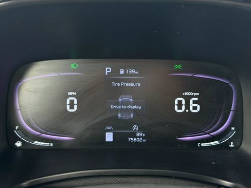 Used 2023 Kia Soul LX w/ LX Technology Package FWD image 21