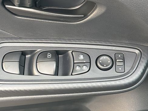 New 2025 Nissan Versa S w/ Trunk Package image 17