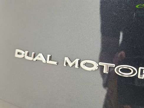 Used 2026 Tesla Model Y AWD image 32