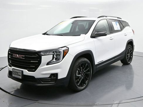 Used 2023 GMC Terrain SLT w/ Elevation Edition image 3